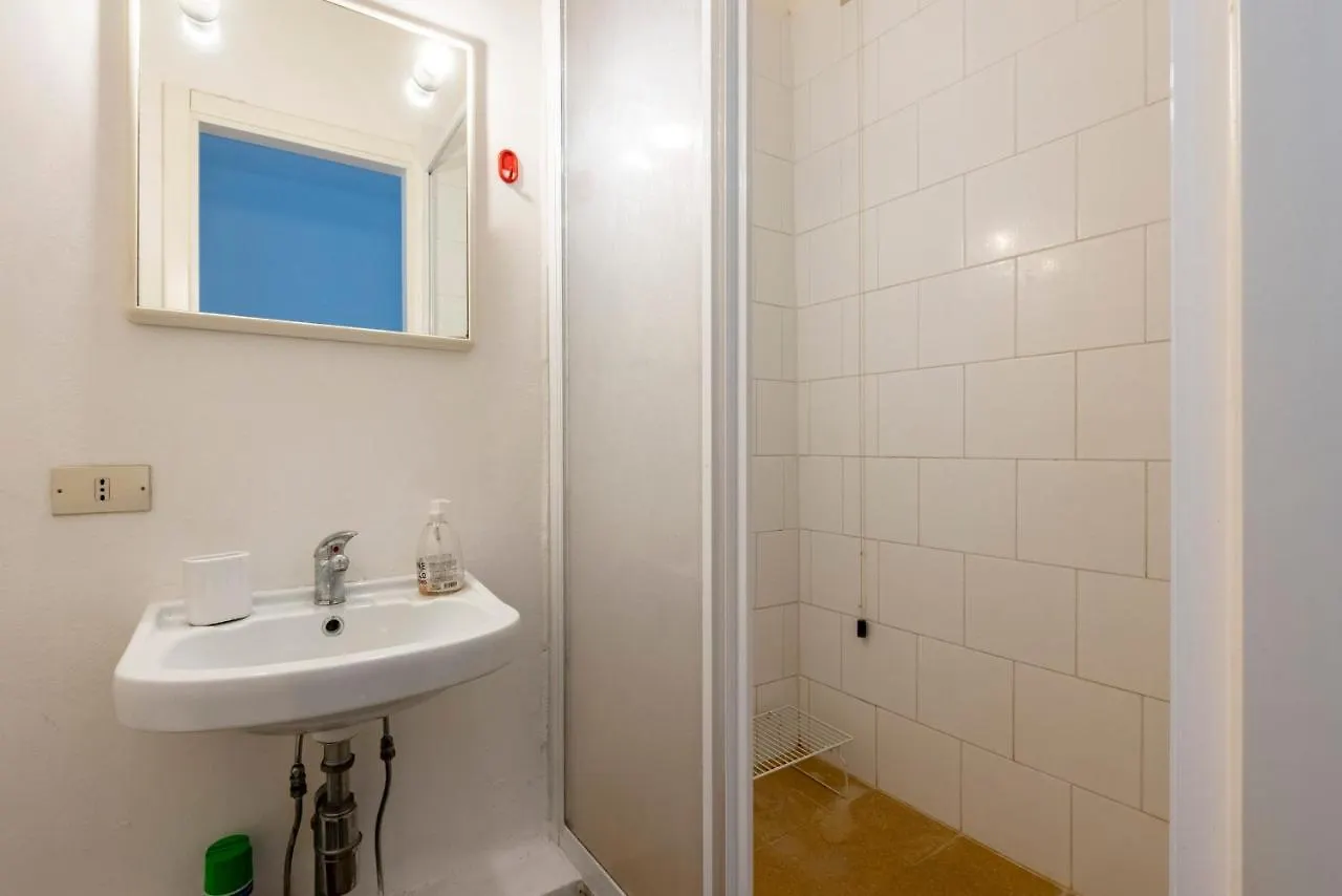 Apartment Joivy Inviting 2-Bed Flat Near The Beach Santa Margherita Ligure